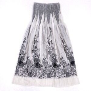 Lapis Black and White Floral Midi Dress